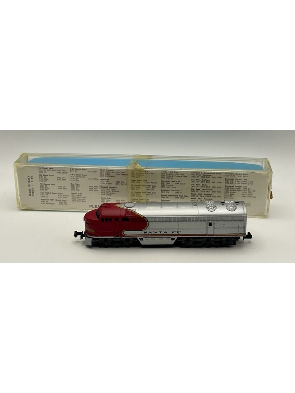 Vintage 1969 ATLAS- Fairbanks-Morse FM Diesel Locomotive Santa Fe -N Scale 2121